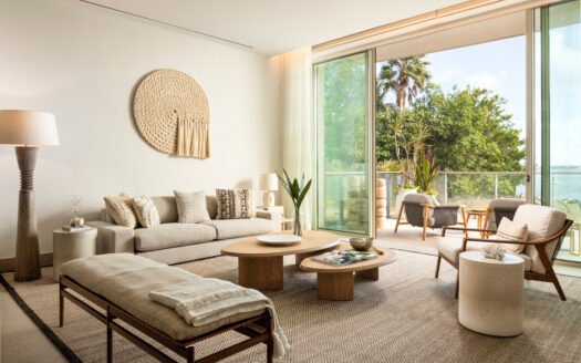 ONE LAGUNA PRESTIGE – ON THE CORNER