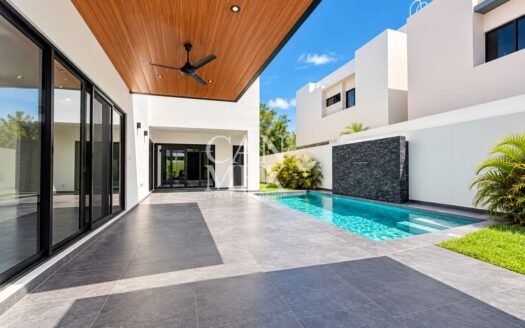 Contemporary House with Solar Energy for Sale in Via Cumbres Cancun