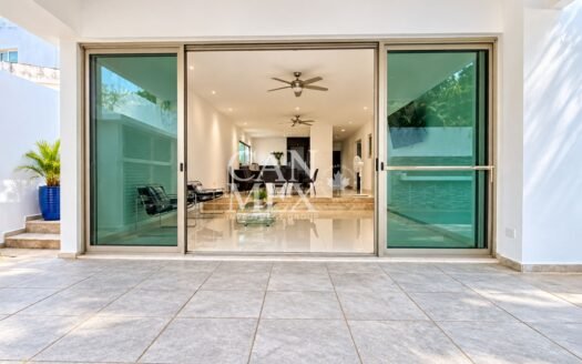 Single-Story House with Pool for Sale in Cumbres Cancun