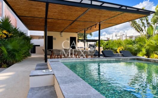 Two-Level Penthouse with Private Terrace in Residencial Aqua